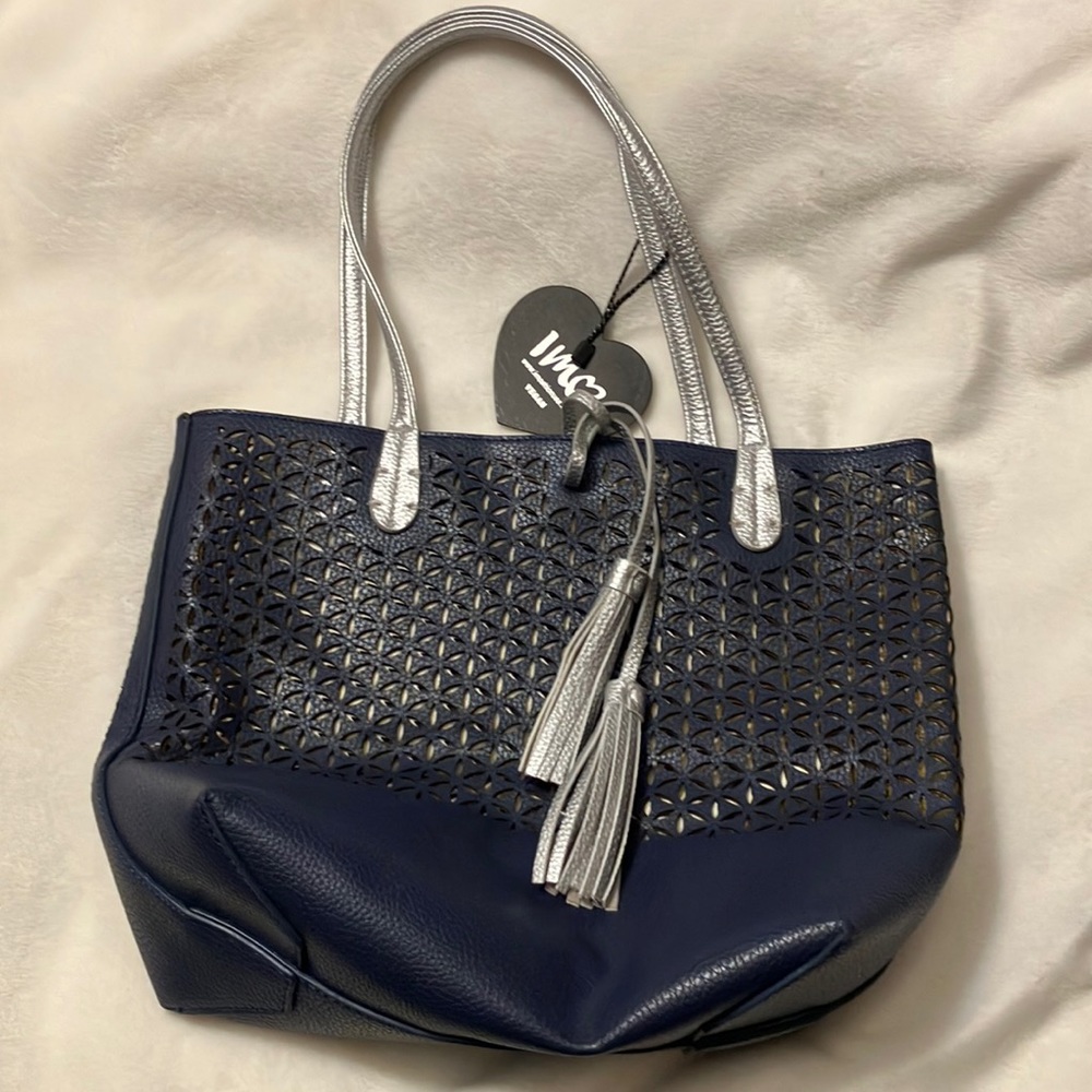 NWT Imoshion Navy purse with silver straps/tassels reversible to cream